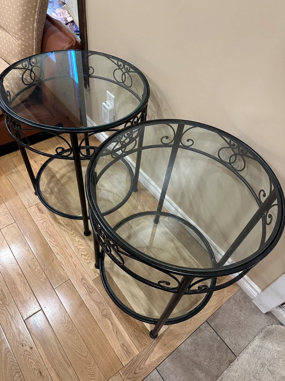 Elegant Pair of Glass Side Tables (CAN DELIVER) image indicator(3)