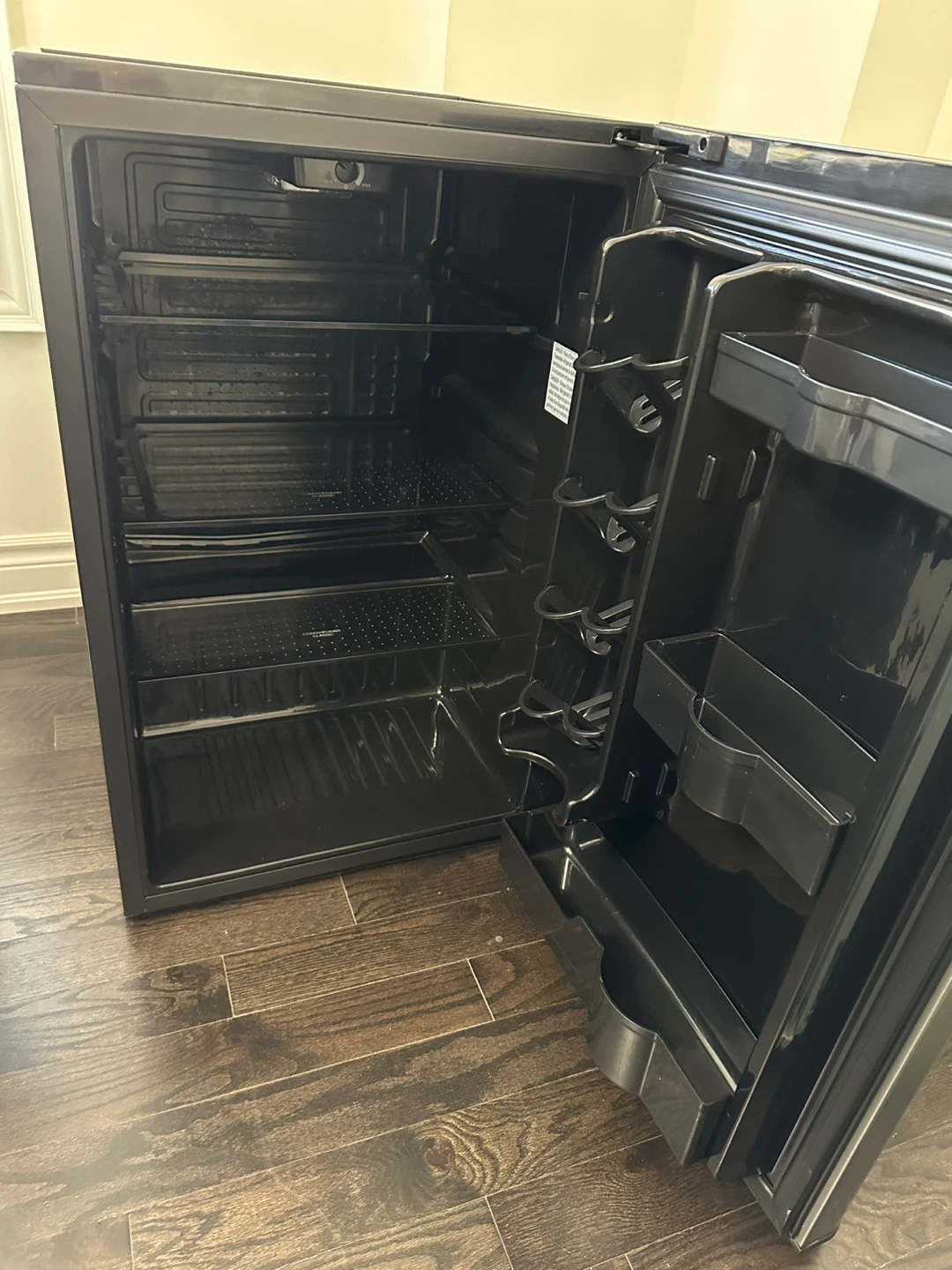 Danby fridge - photo 2