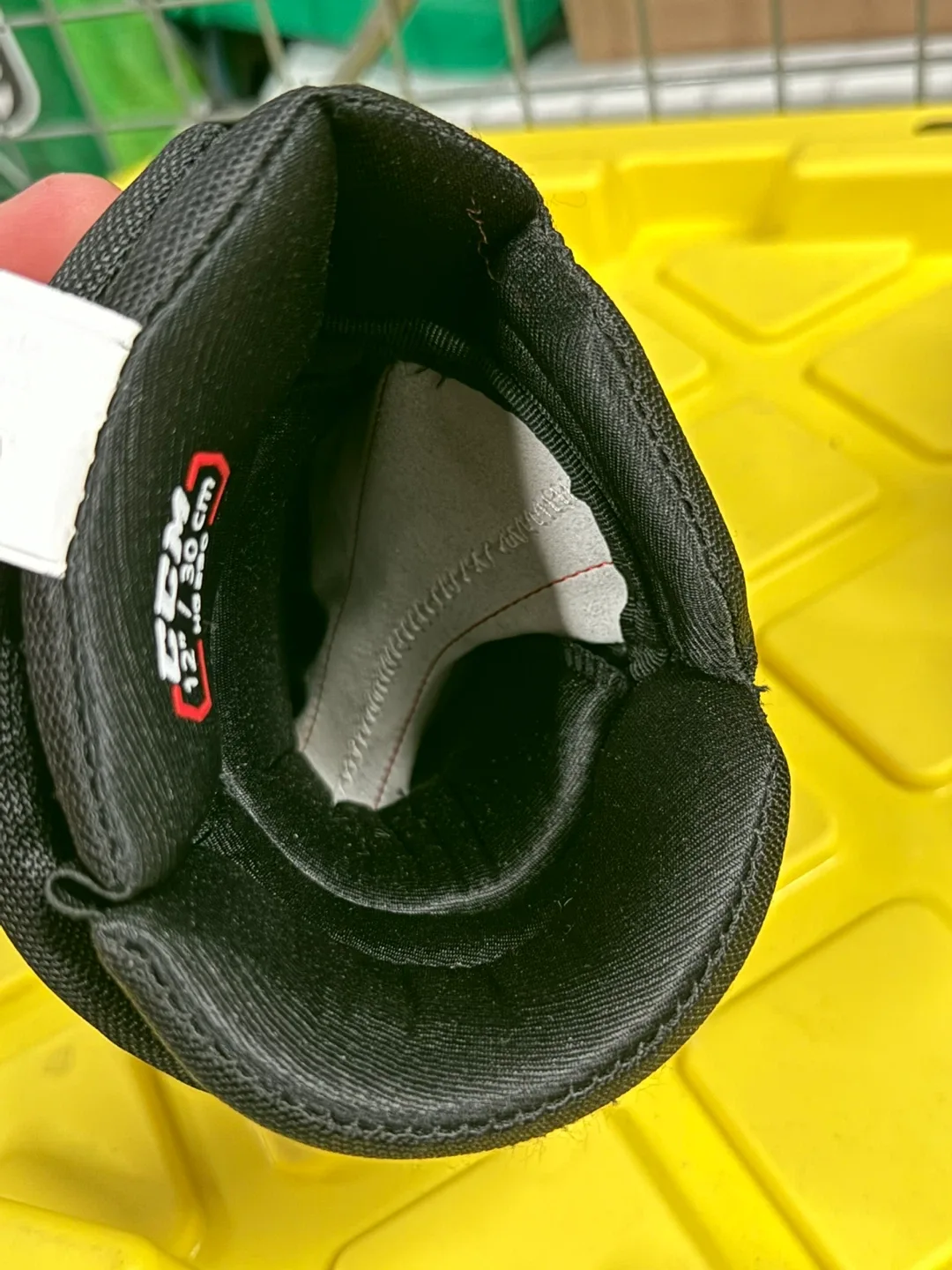 New CCM HOCKEY GLOVES image indicator(4)