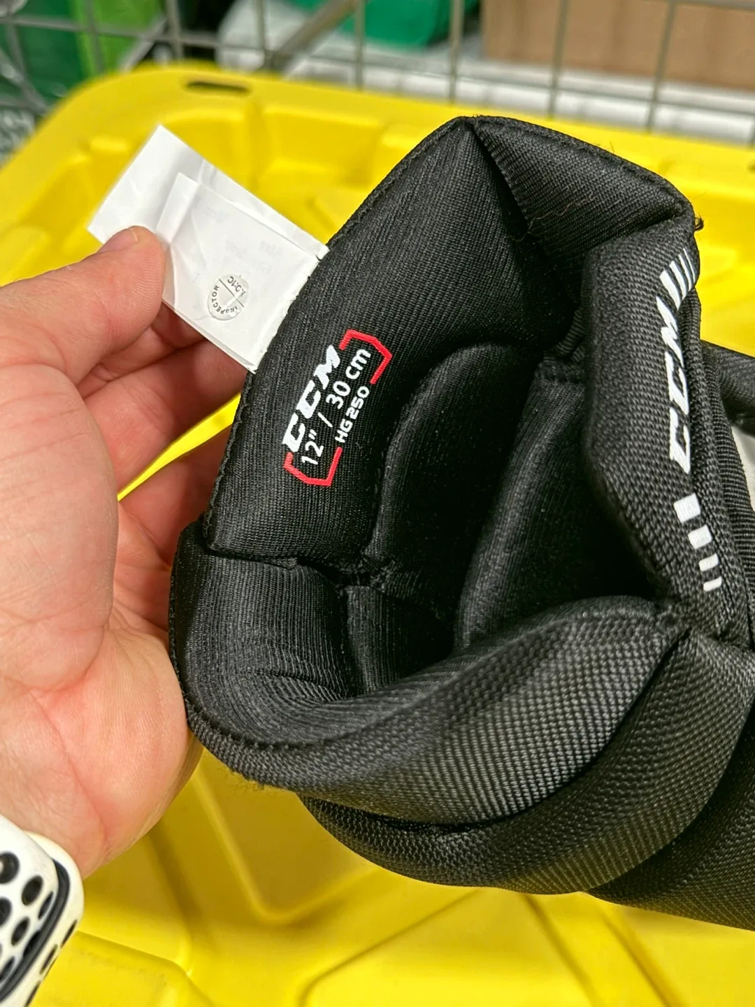 New CCM HOCKEY GLOVES image indicator(3)