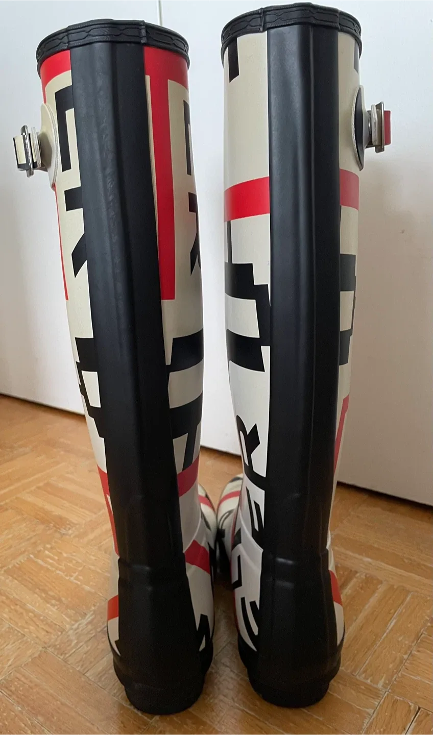 Hunter Boots, Limited Edition, Like New image indicator(7)