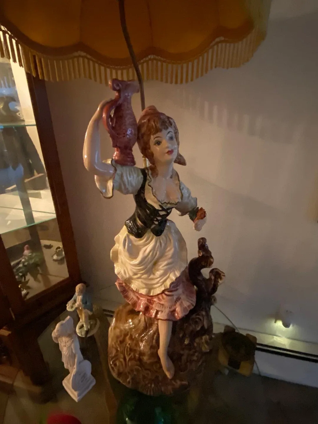 Vintage Ceramic Girl Table Lamp image indicator(2)