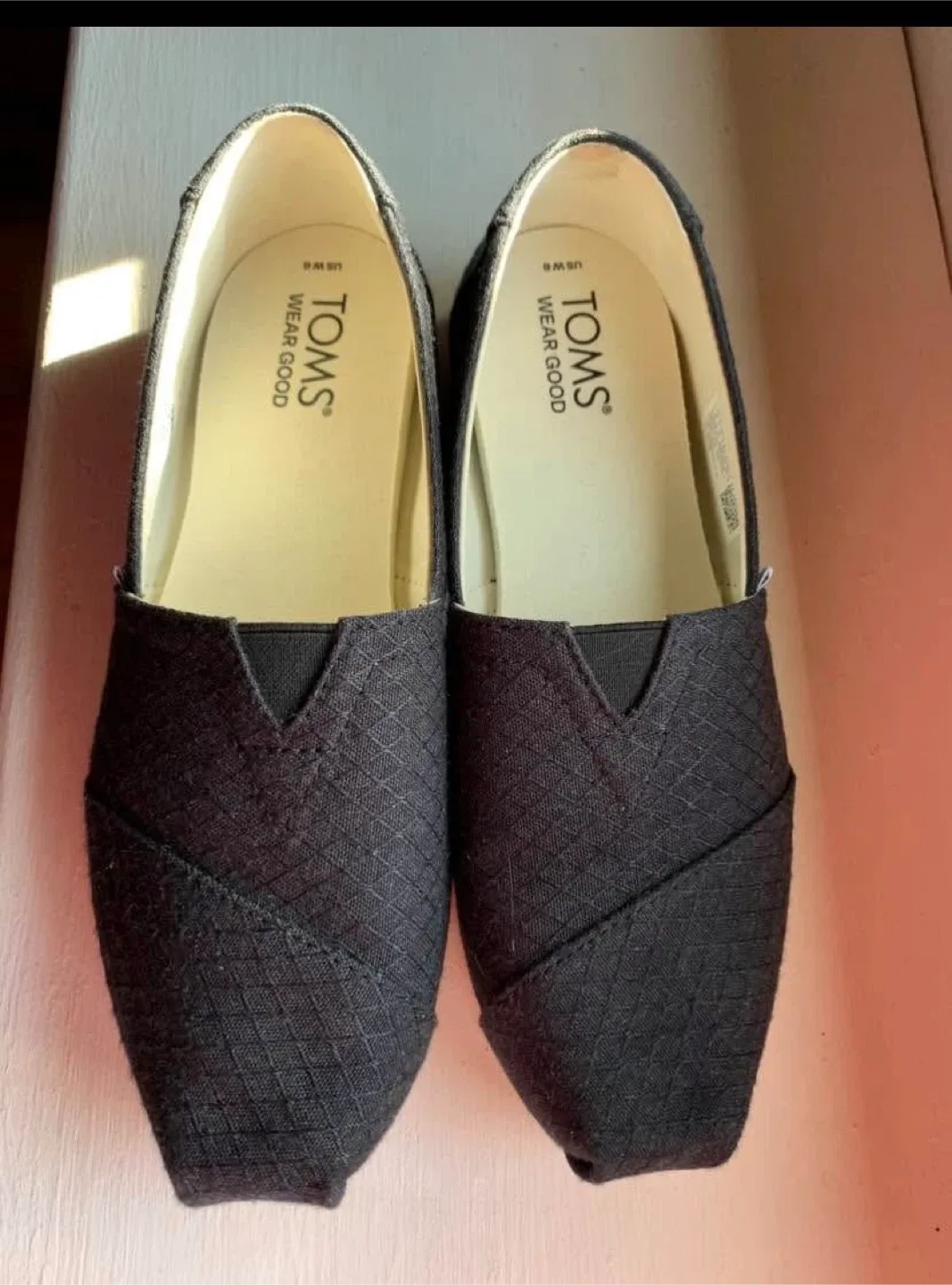 TOMS Women's Black Slip-on Shoes Size 6
