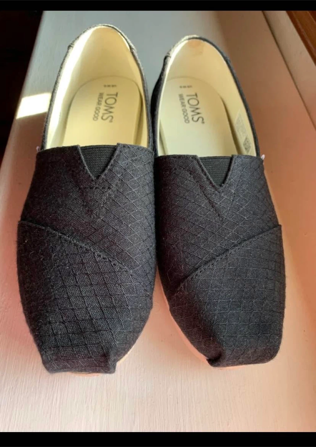 TOMS Women's Black Slip-on Shoes Size 6 - photo 2