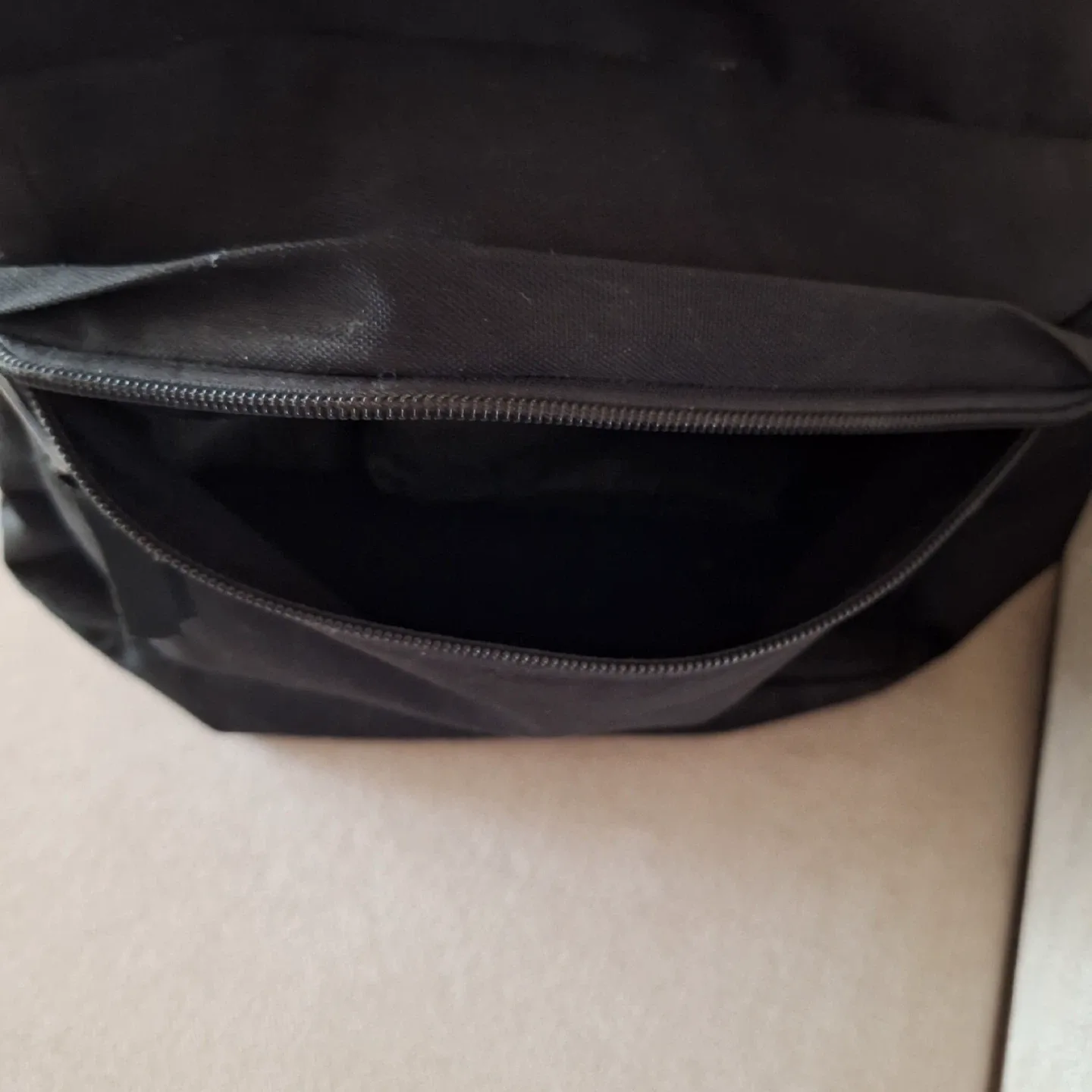 JanSport Black Backpack image indicator(6)