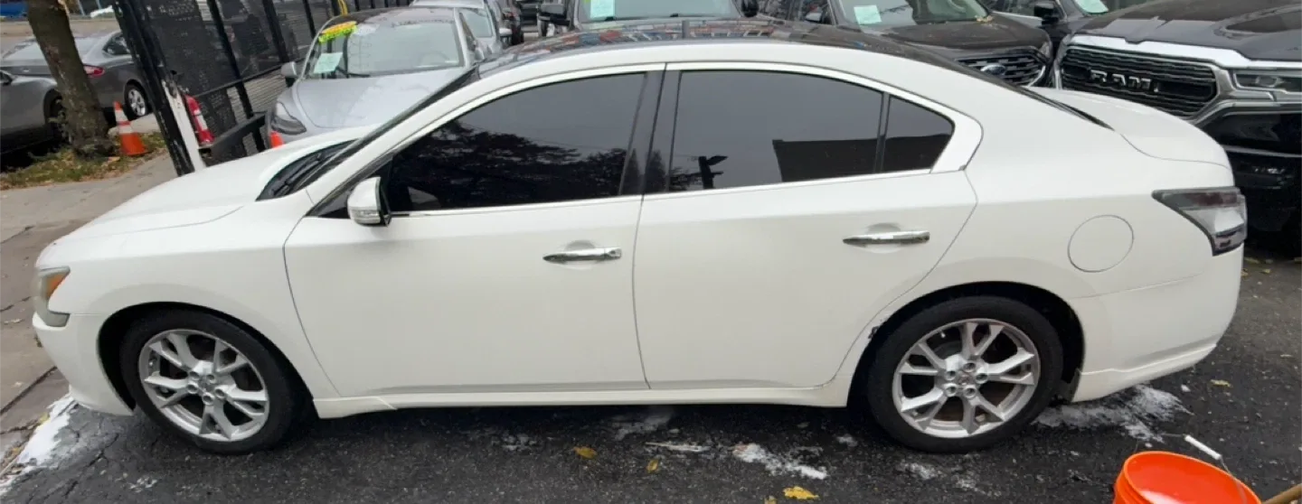 2012  Nissan Maxima Sedan image indicator(4)