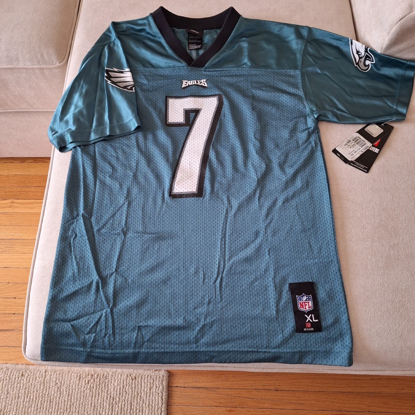 NFL Team Apparel Eagles Vick Jersey - Youth XL