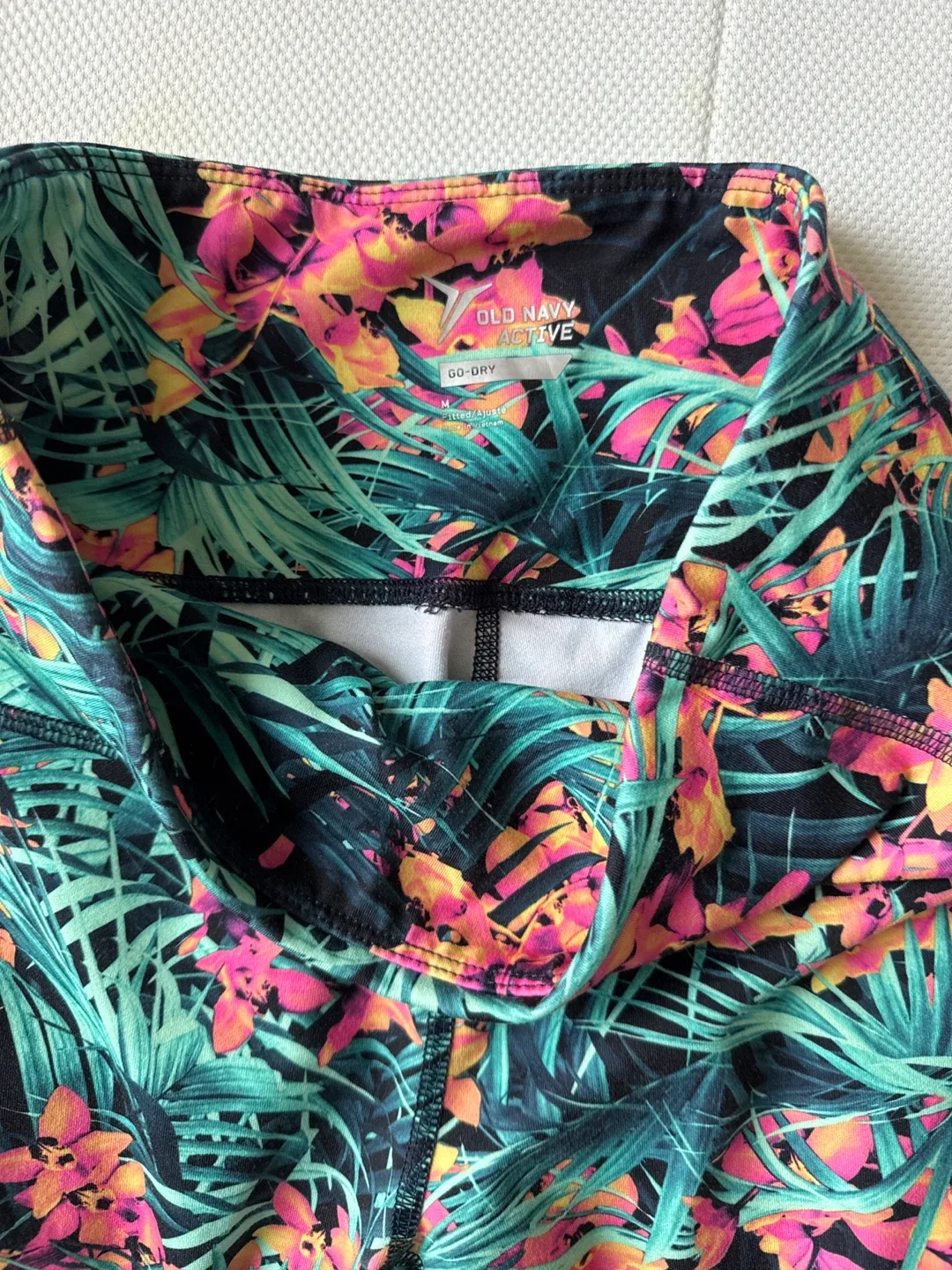 Old Navy Active Tropical Print Leggings - Size M image indicator(3)