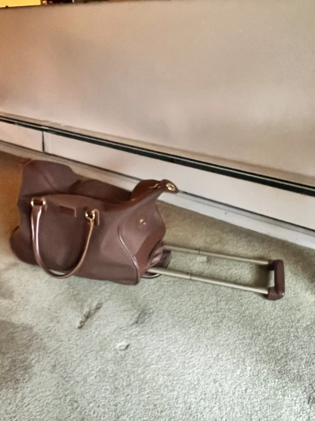 London Fog Brown Rolling Suitcase image indicator(3)