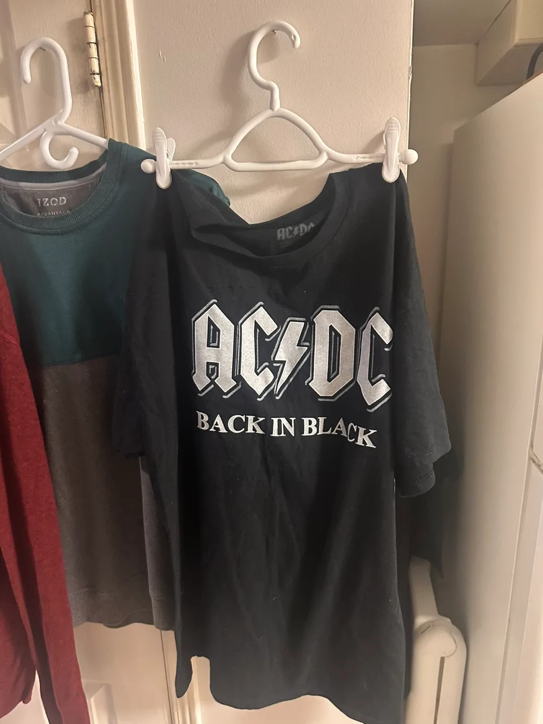 5Assorted Men's Clothing Bundle (S1) image indicator(5)