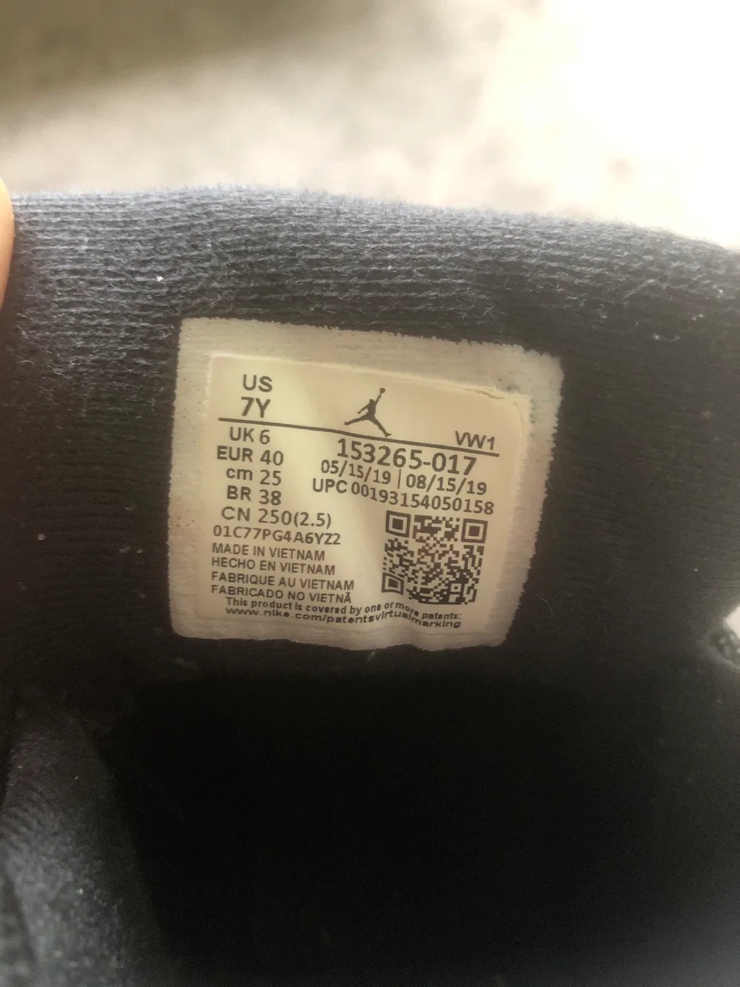 Air Jordan 12 Retro Black/Gold image indicator(5)