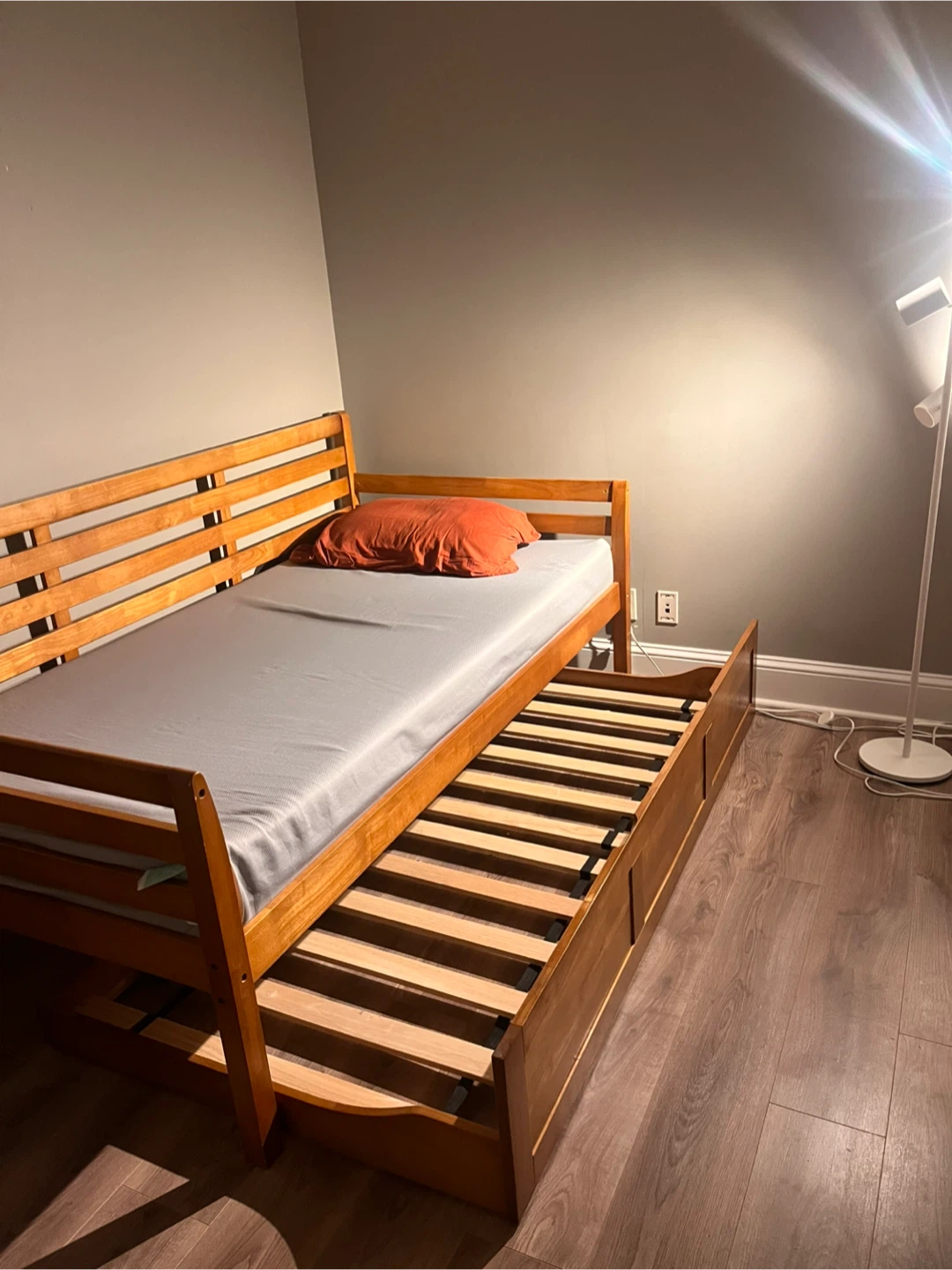 Wood Daybed with Trundle - photo 2
