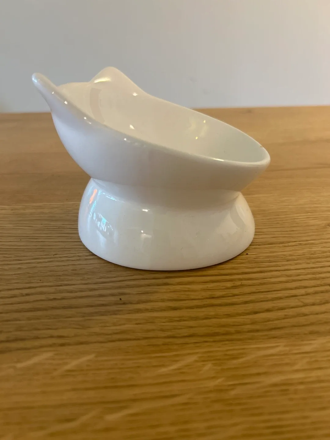White Ceramic Angled Cat Bowl thumbnail