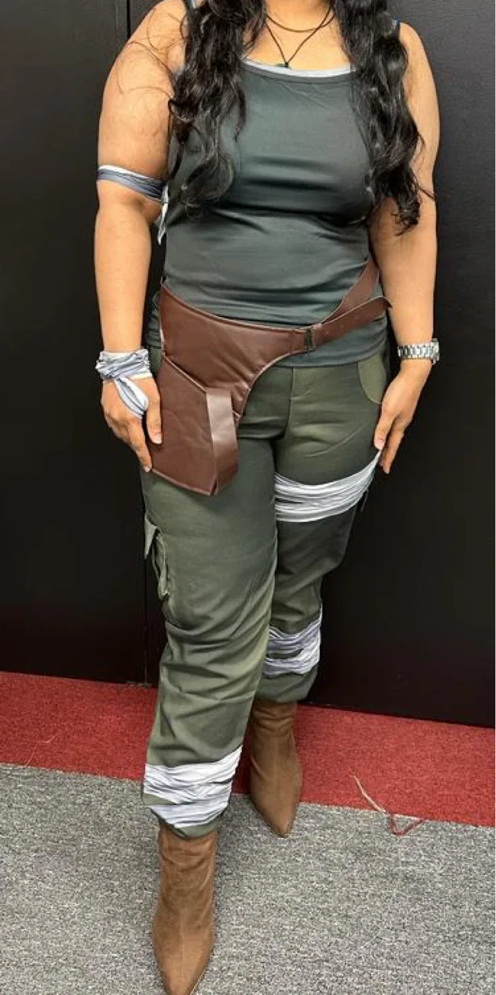 🎯 Tomb Raider / Lara Croft Halloween Costume image indicator(2)