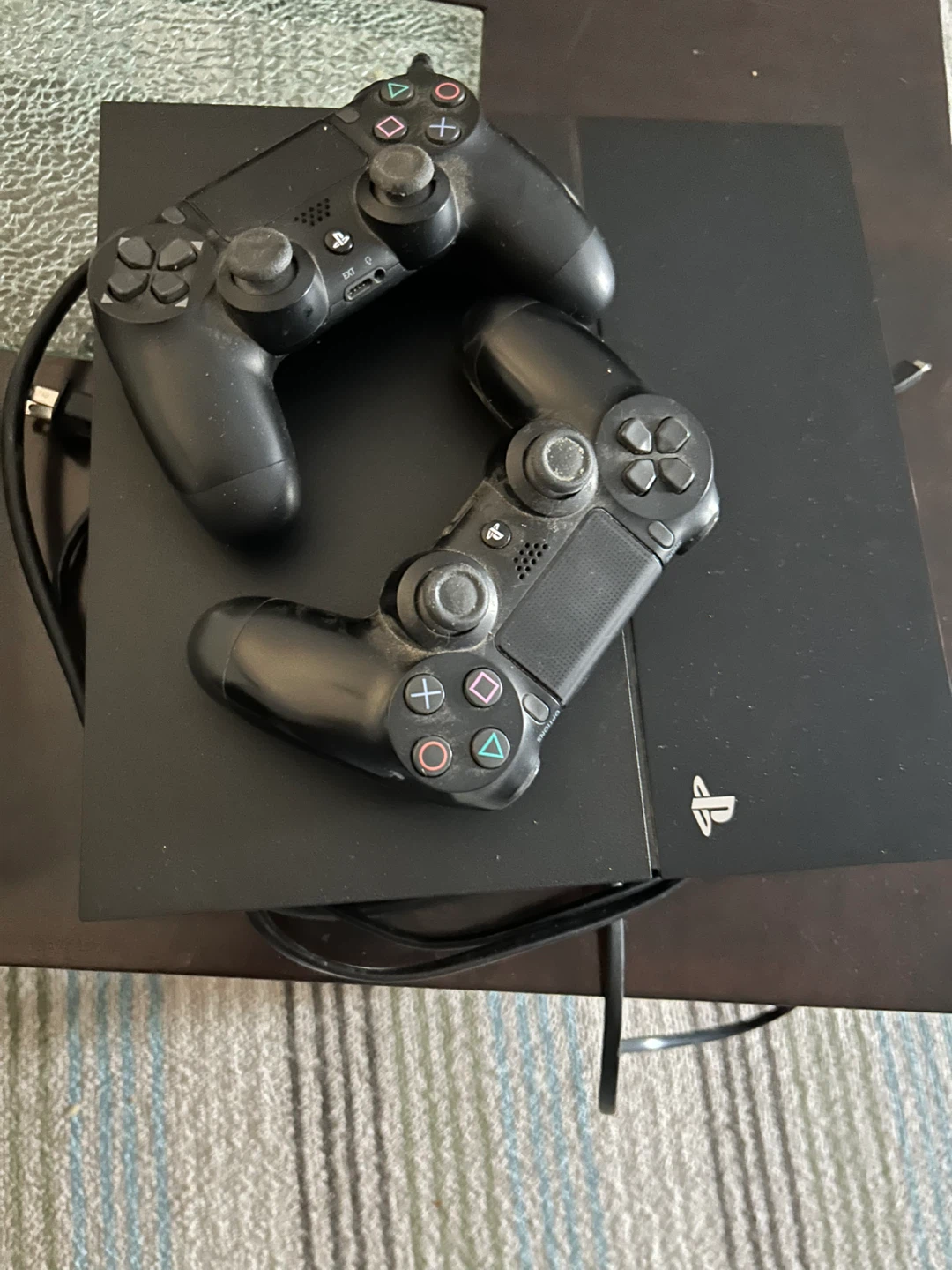 PlayStation 4 Console with 2 Controllers - photo 2