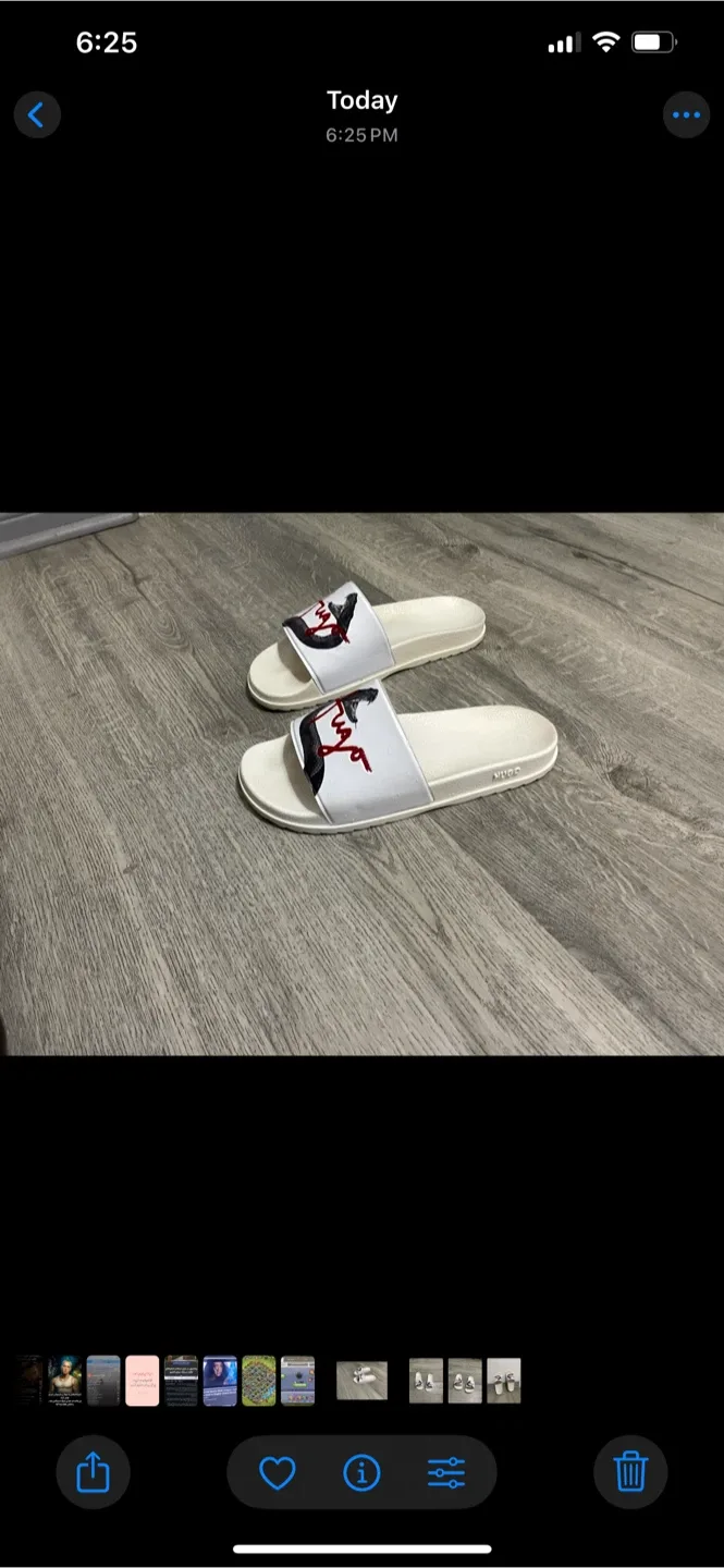 Original Hugo White Slippers image indicator(2)