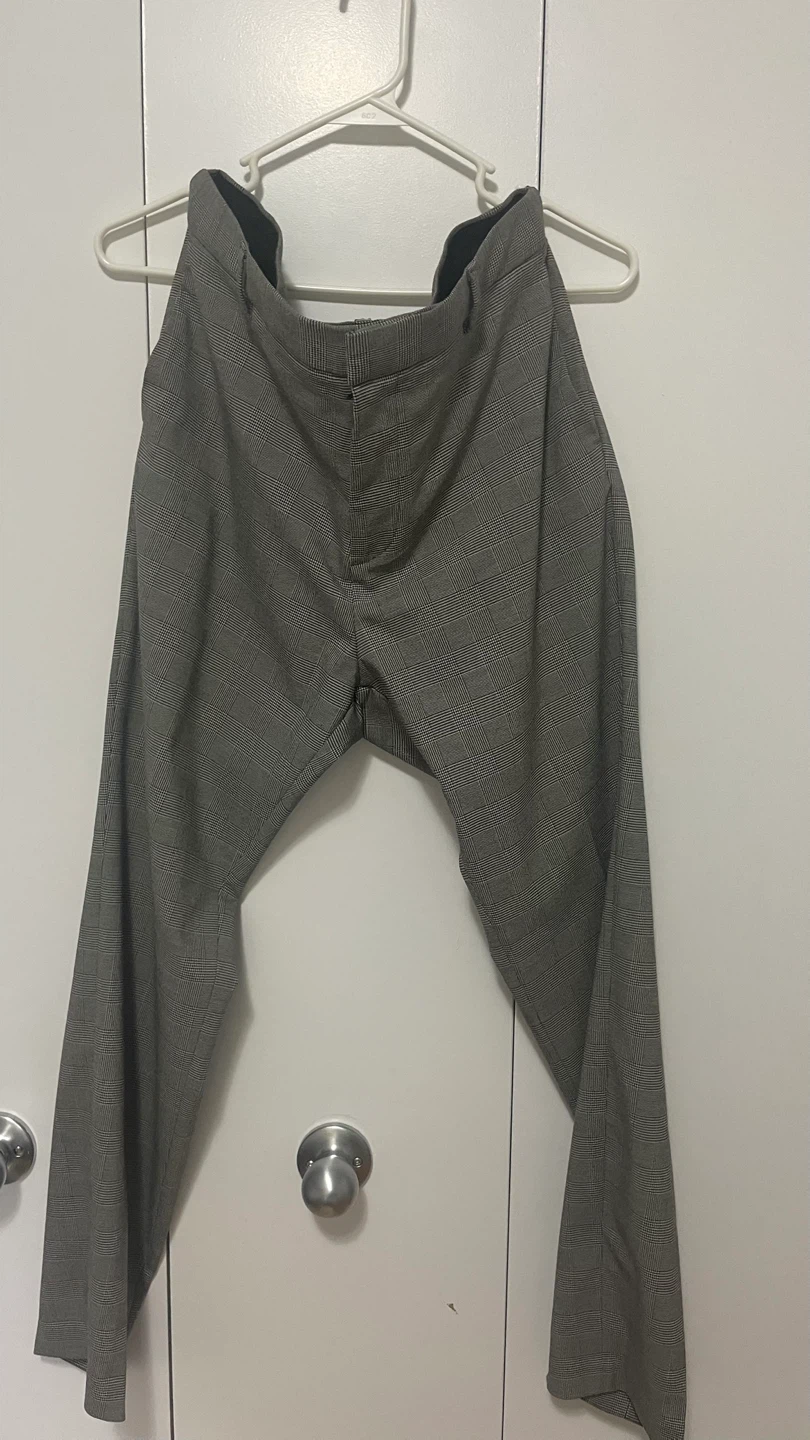 H&M Skinny Fit Plaid Pants - Size US 36 / CA 36