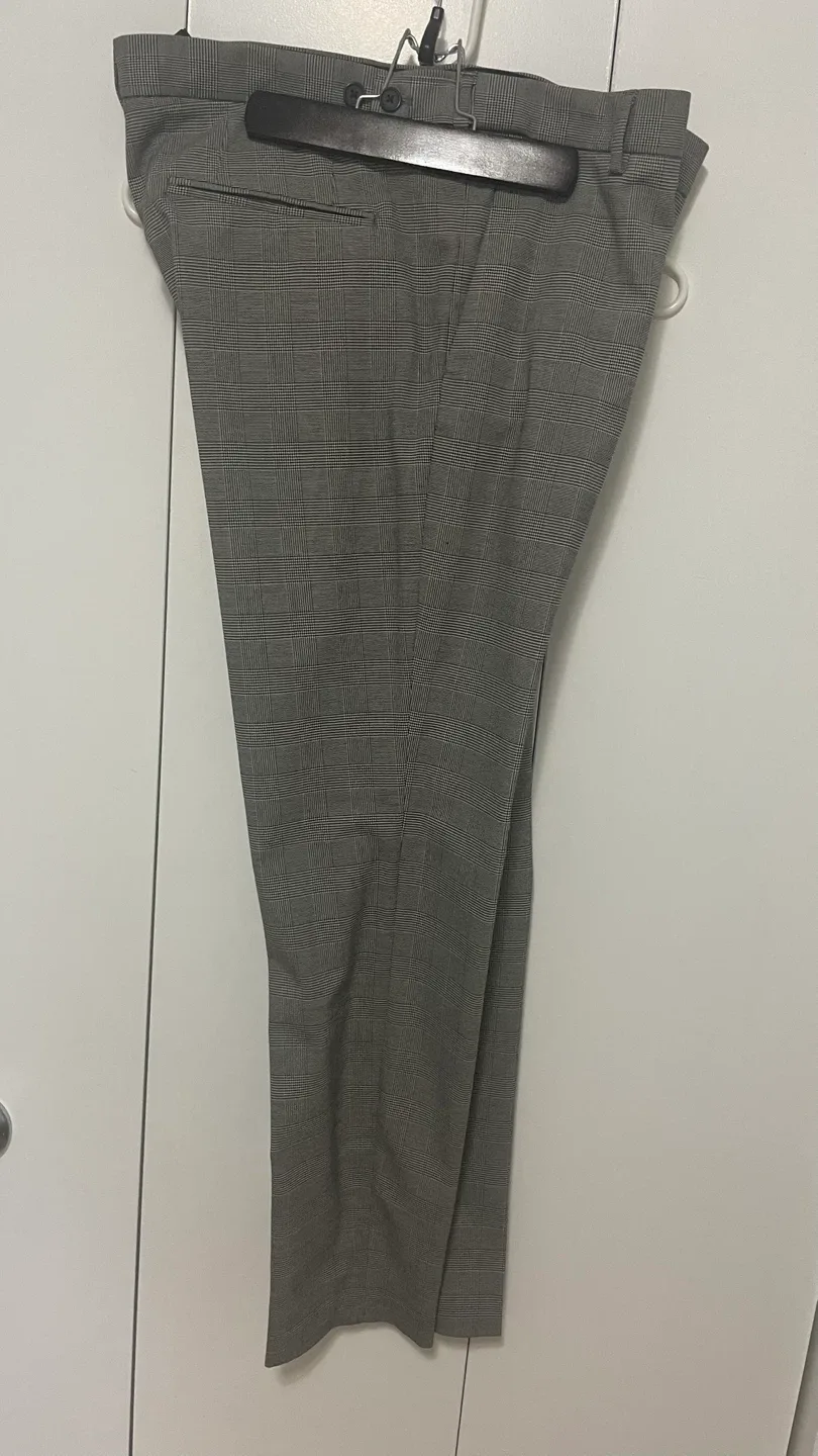 H&M Skinny Fit Plaid Pants - Size US 36 / CA 36 image indicator(3)