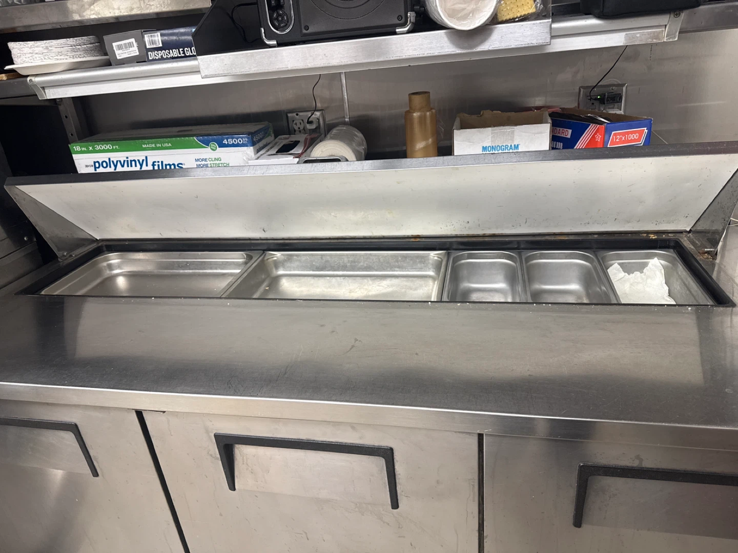 True TSSU-72-18 Sandwich Prep Table - photo 2