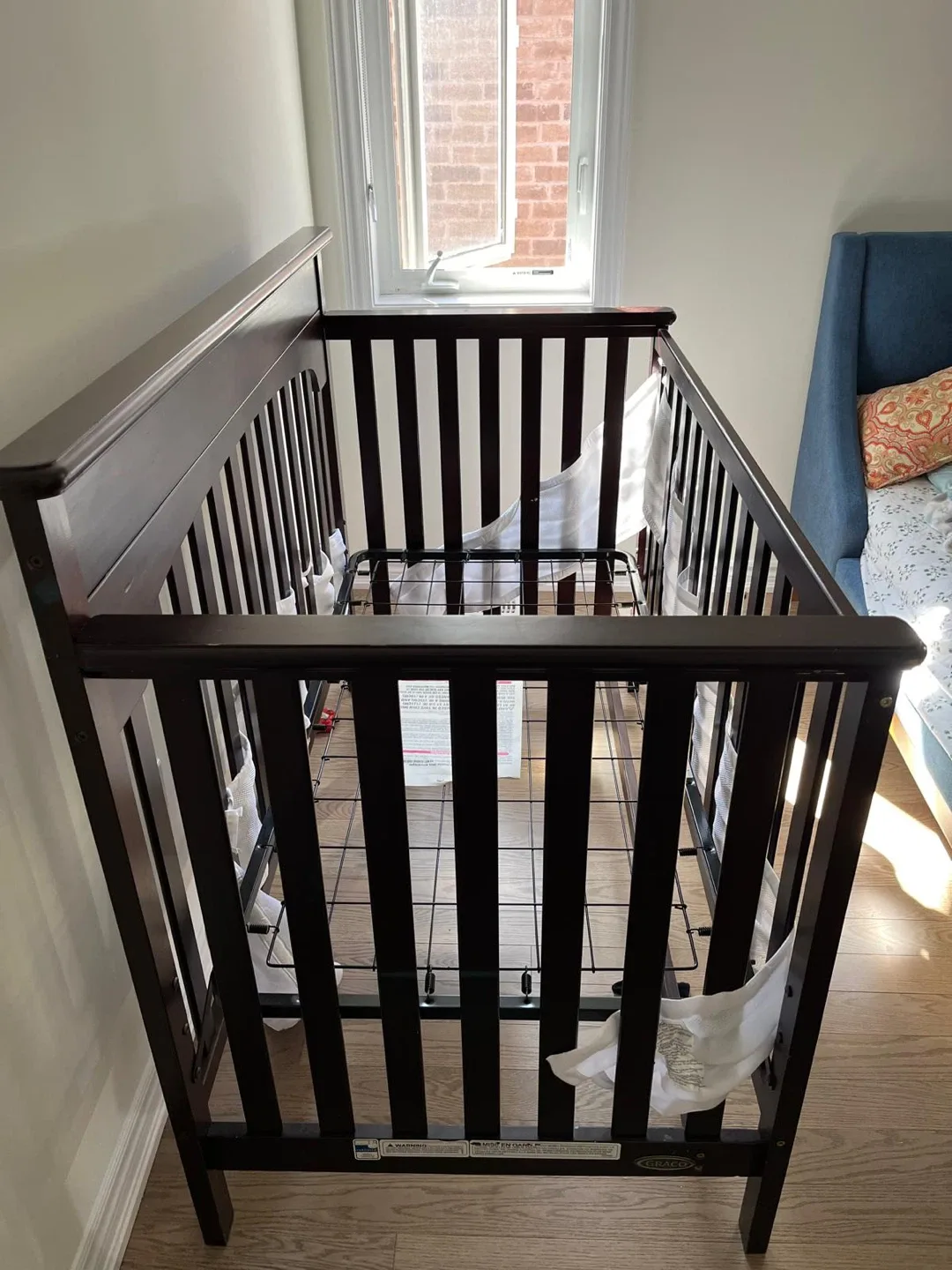 Graco Convertible Crib - Espresso Finish image indicator(3)