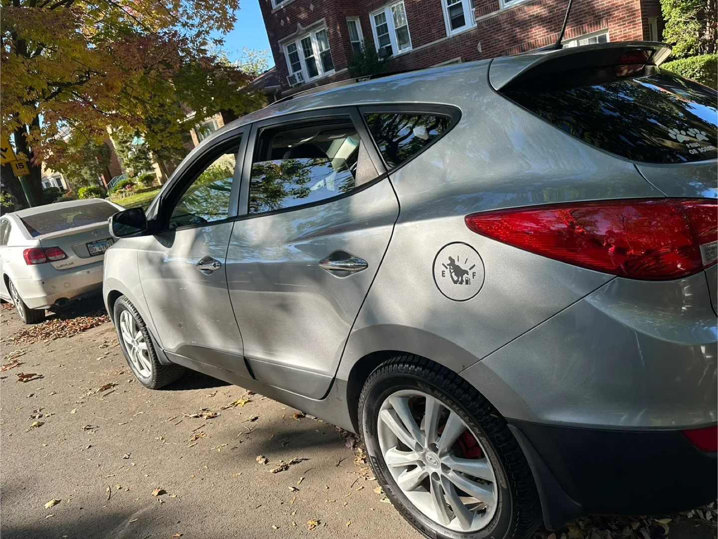 Hyundai Tucson - Silver SUV image indicator(6)