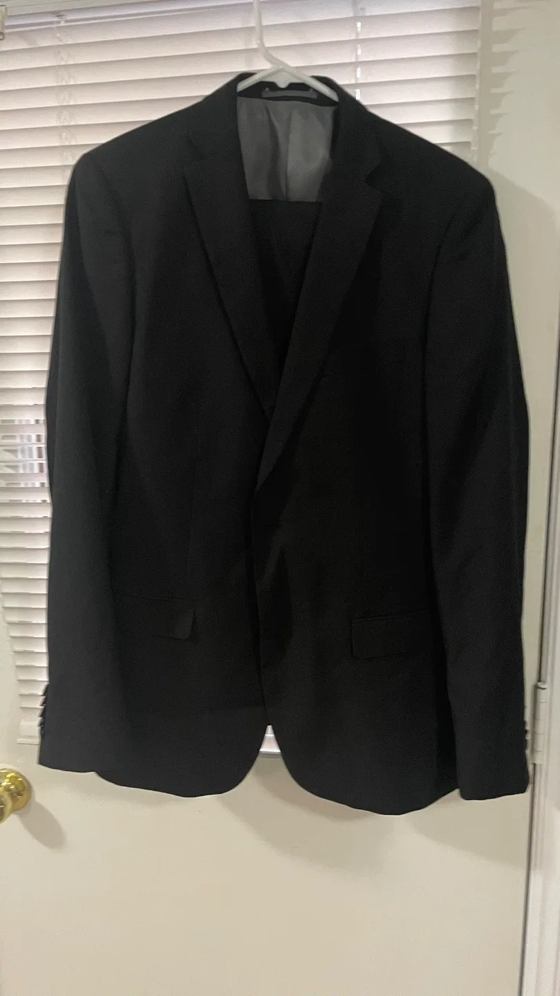 Black Suit - Size 40 image indicator(3)