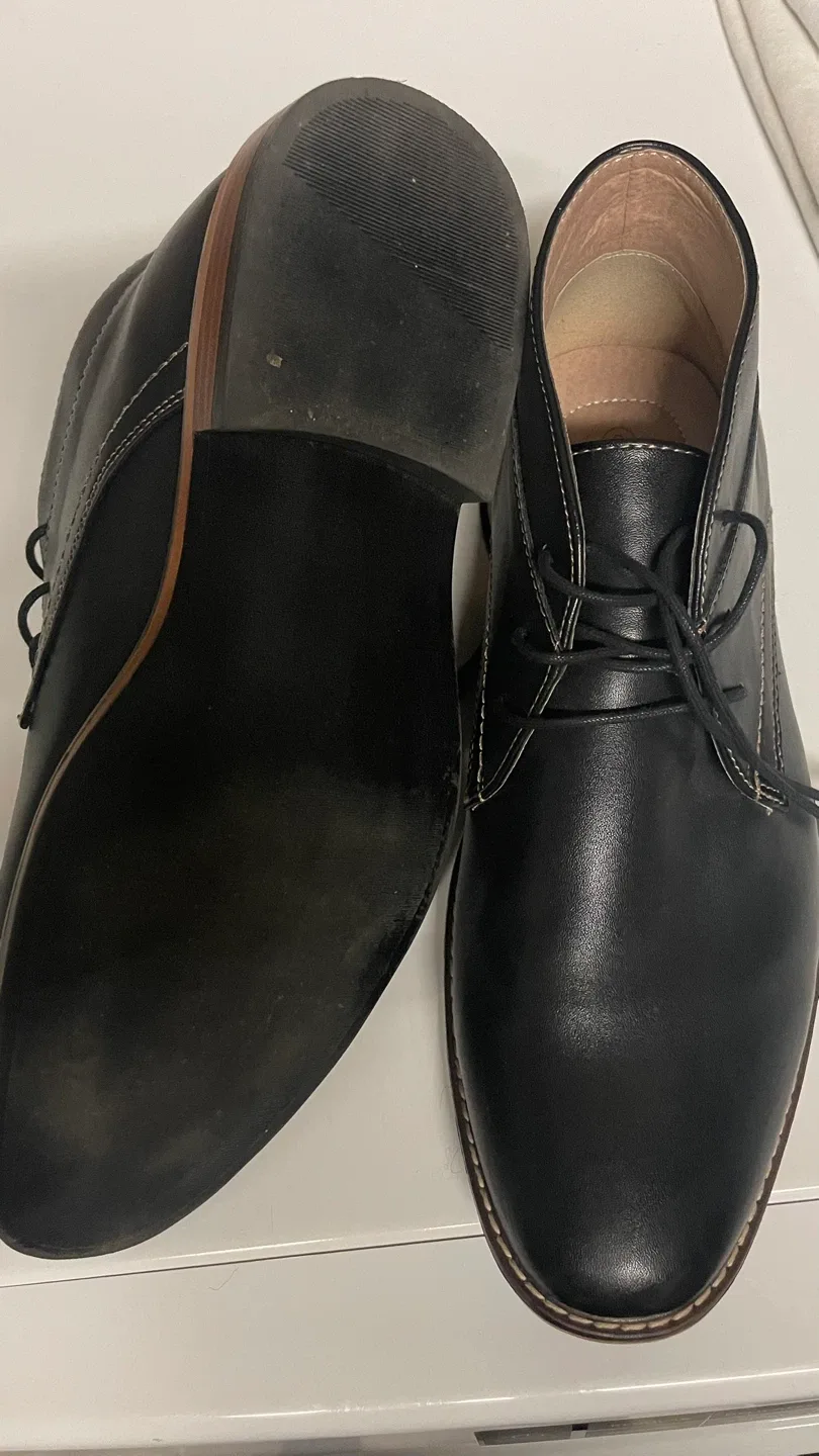 Men's Black Leather Chukka Boots, Size 9 image indicator(3)