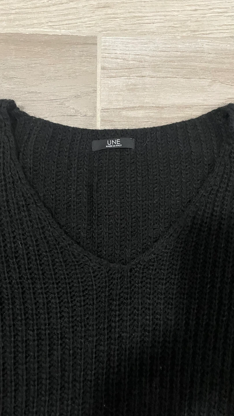 UNE Made in Italy Black Knit Sweater