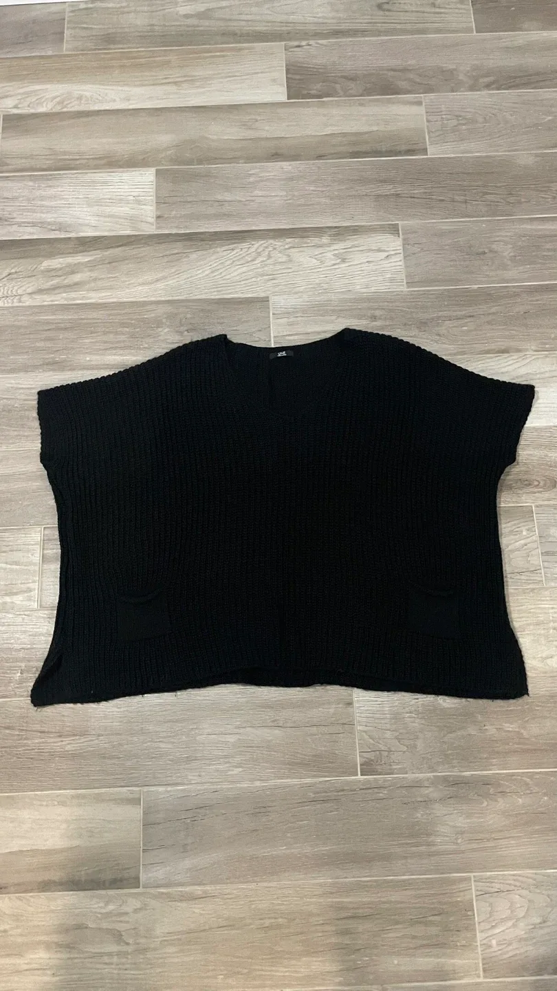 UNE Made in Italy Black Knit Sweater image indicator(2)