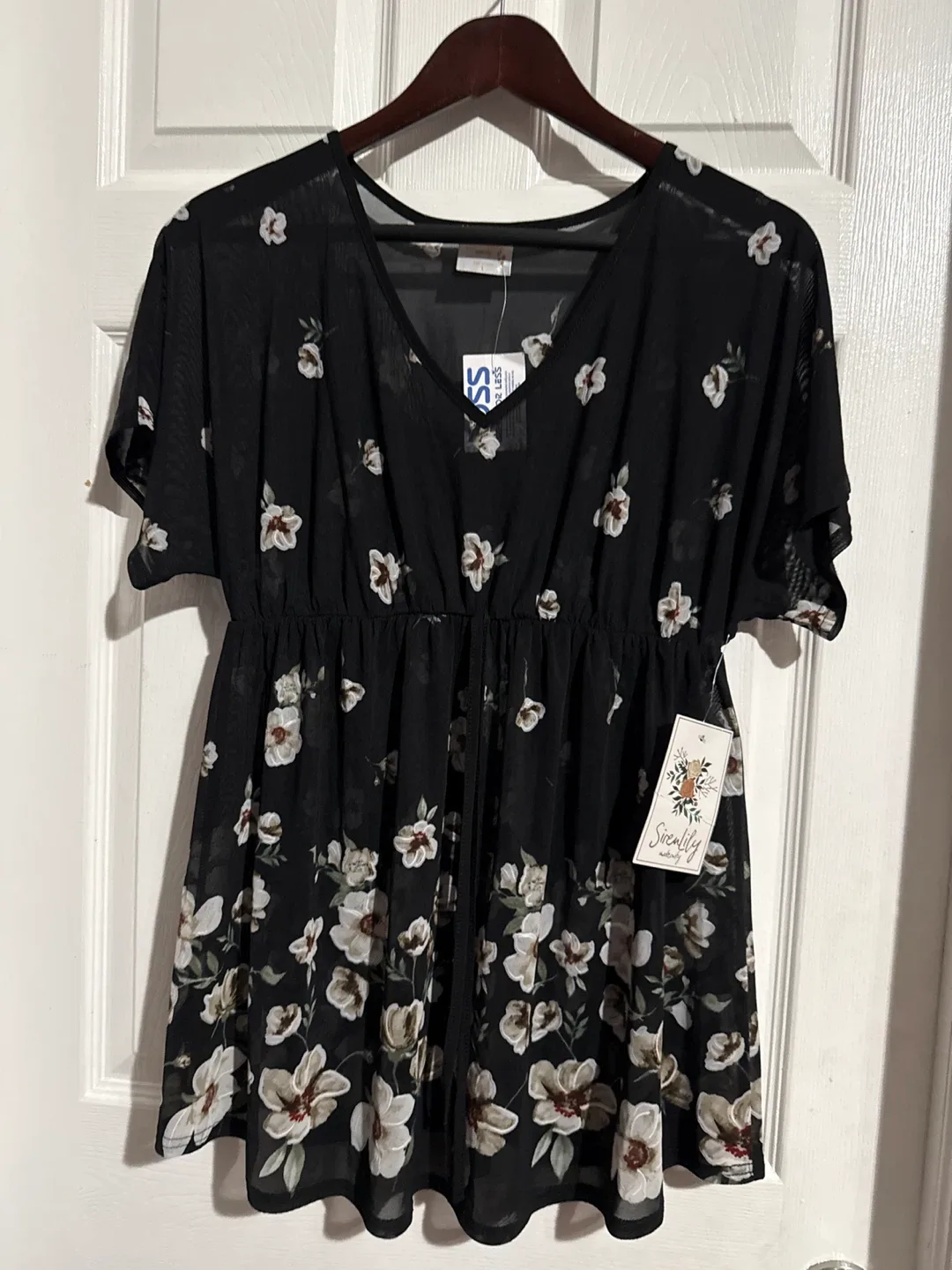 Sincerely Jules Black Floral Top - Size S