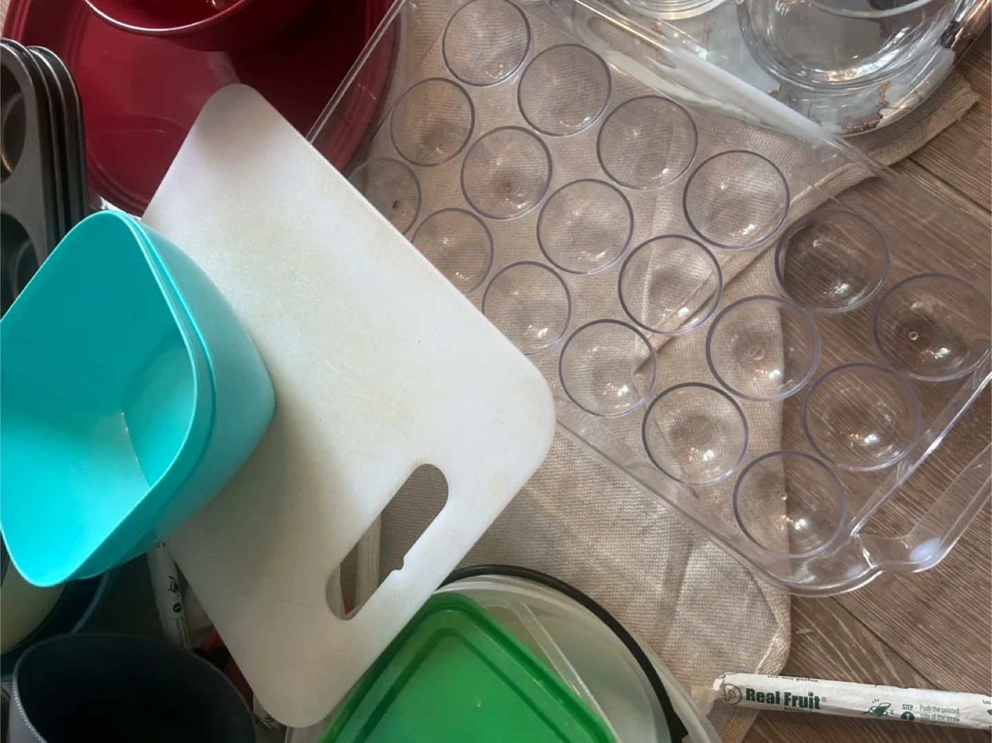 Mixed Kitchenware Lot- is less that 6 months old -2$ for all image indicator(6)