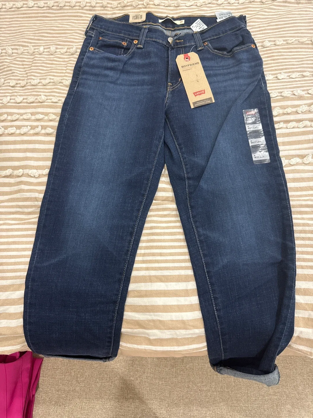 New Levi's Boyfriend Jeans - Size 4 (W27 L27) image indicator(2)