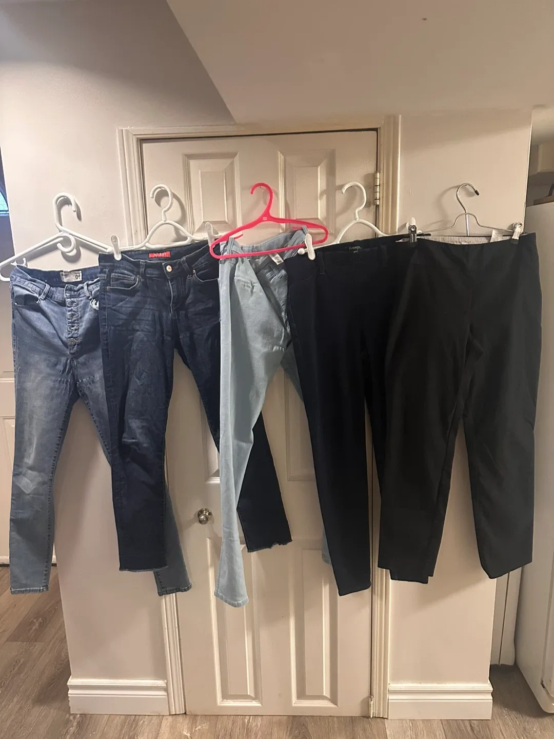 5 Assorted Women's Jeans & Pants (p4) thumbnail