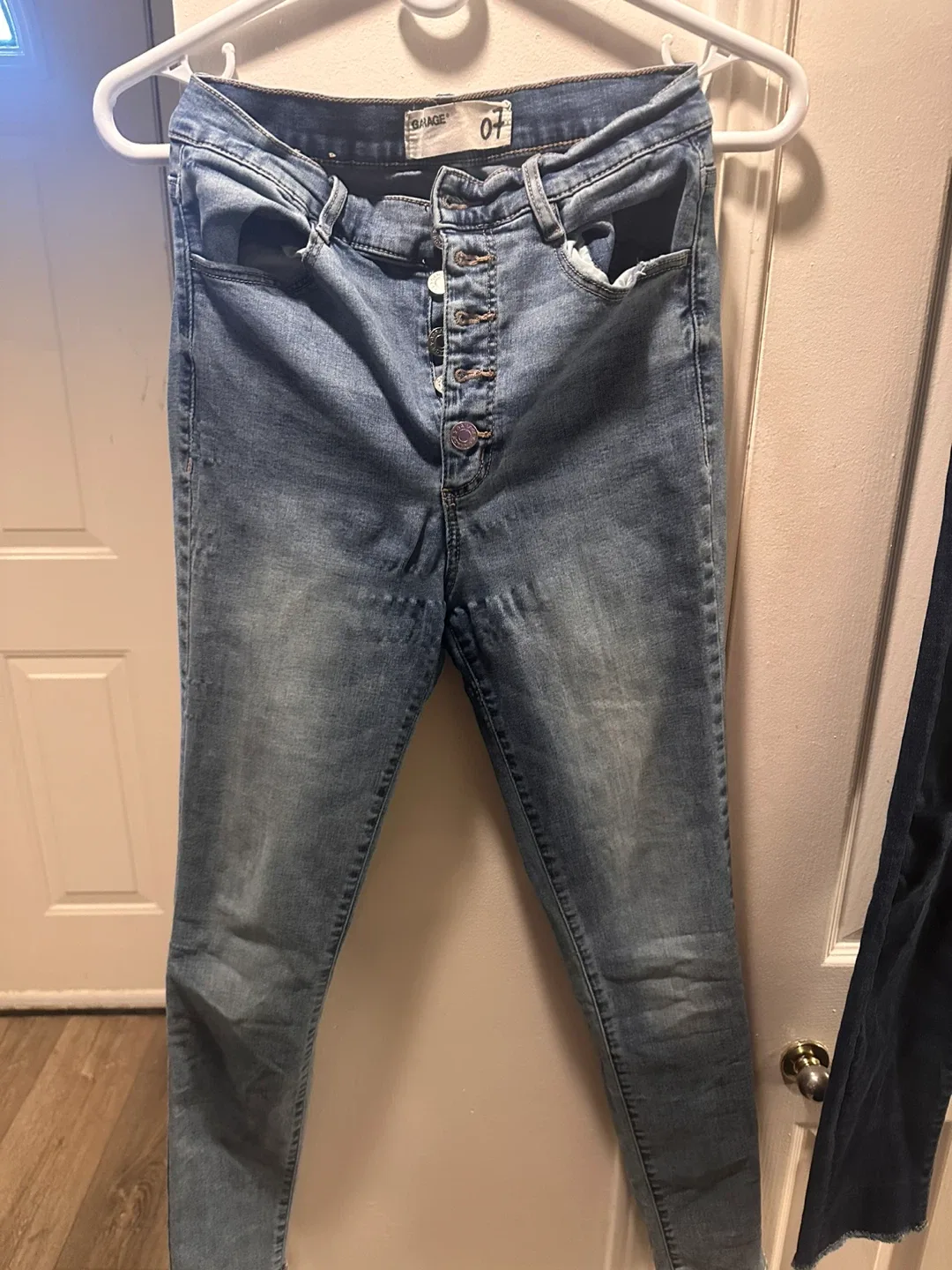 5 Assorted Women's Jeans & Pants (p4) image indicator(6)