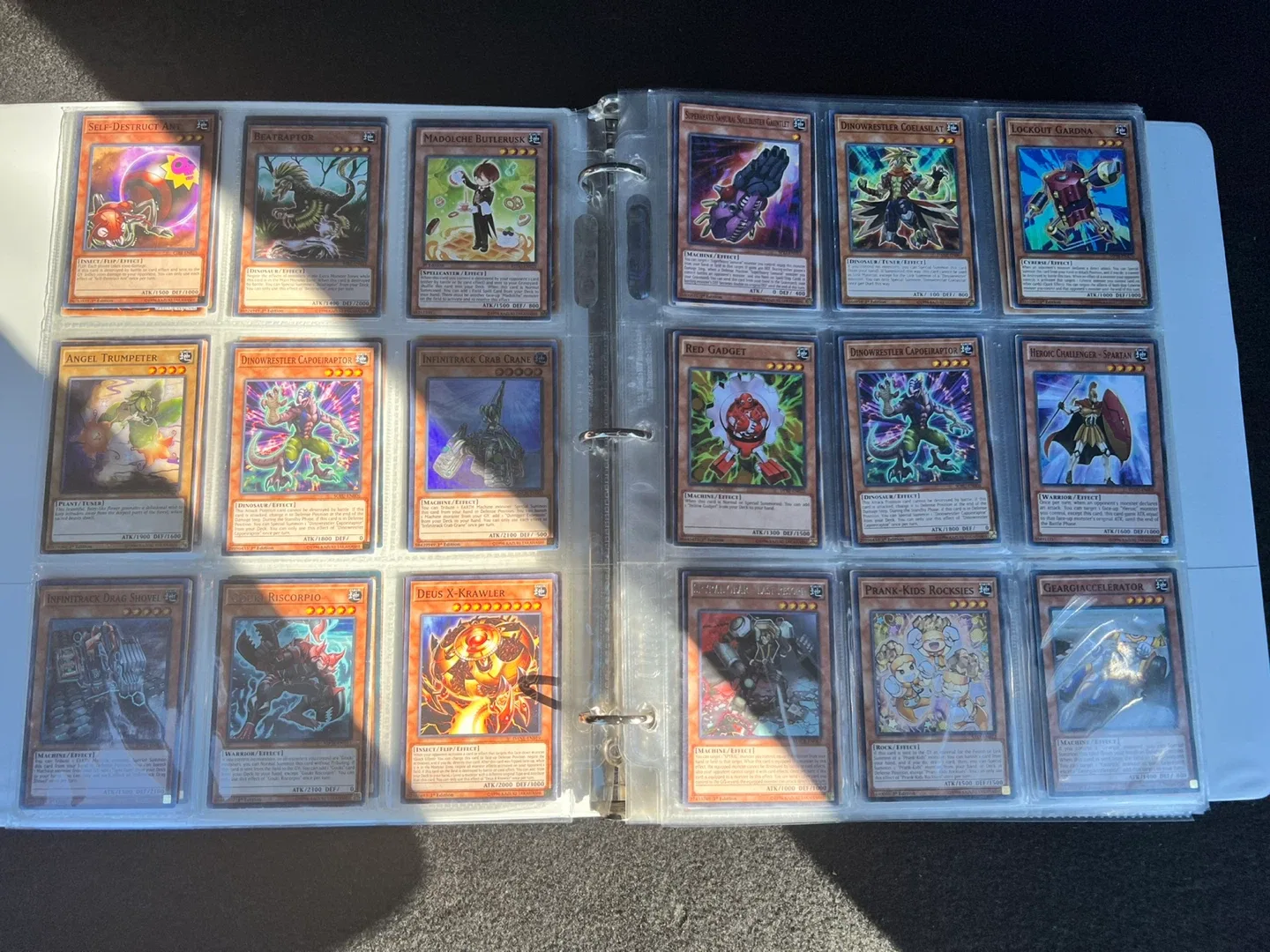 Yu-Gi-Oh! Trading Cards Binder image indicator(3)