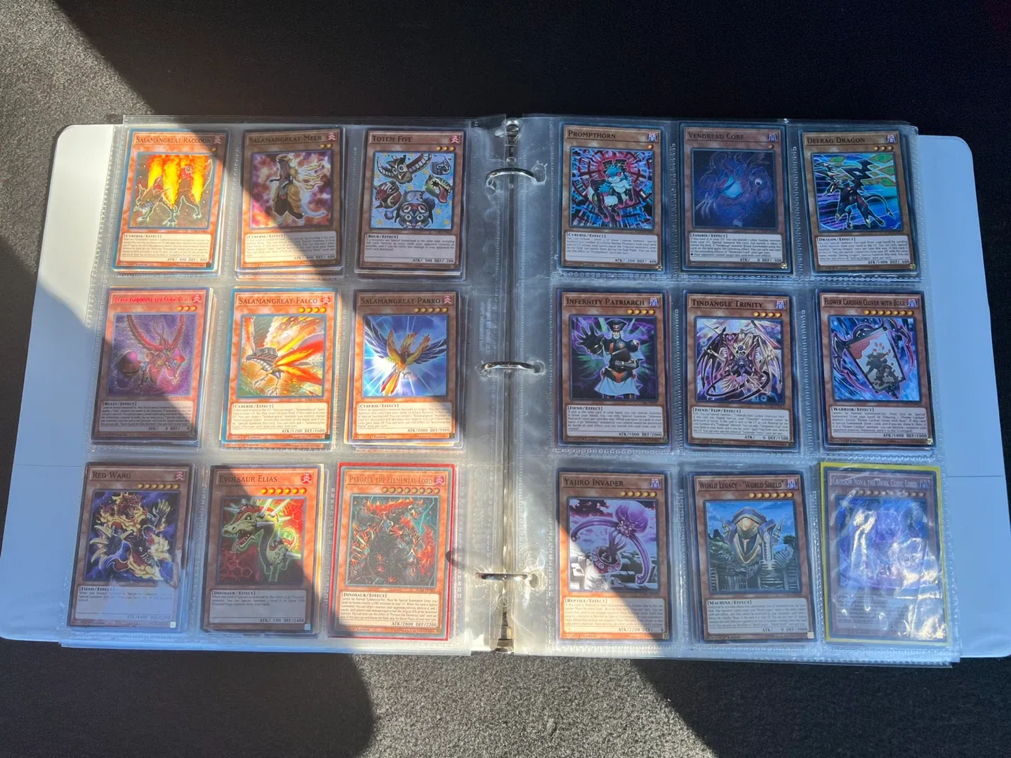 Yu-Gi-Oh! Trading Cards Binder image indicator(7)