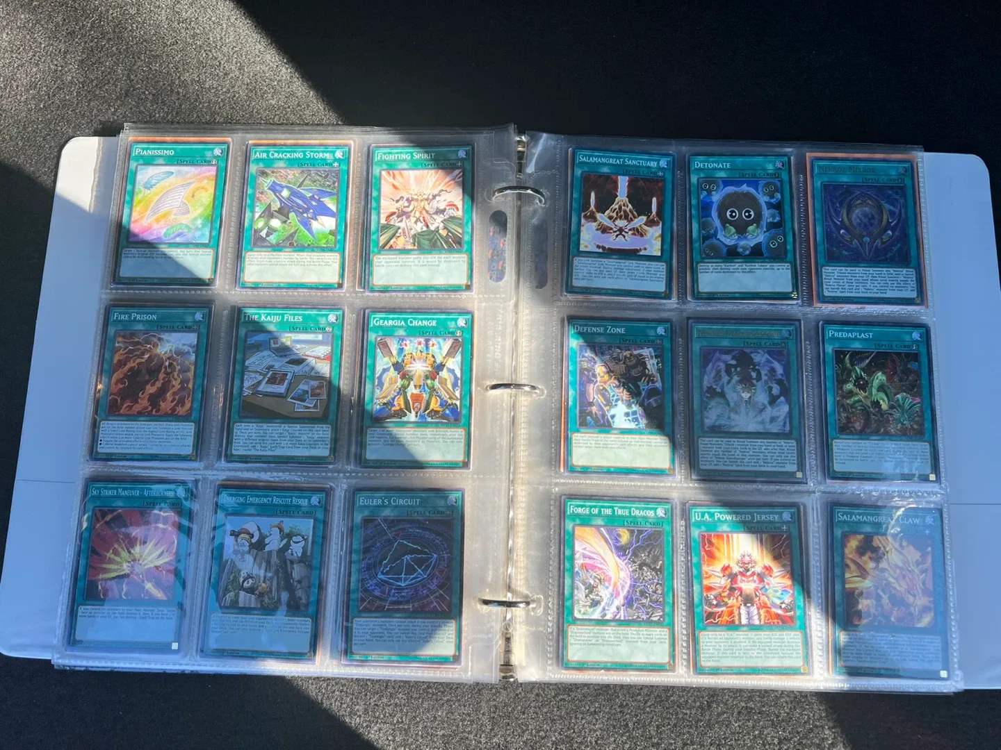 Yu-Gi-Oh! Trading Cards Binder image indicator(9)