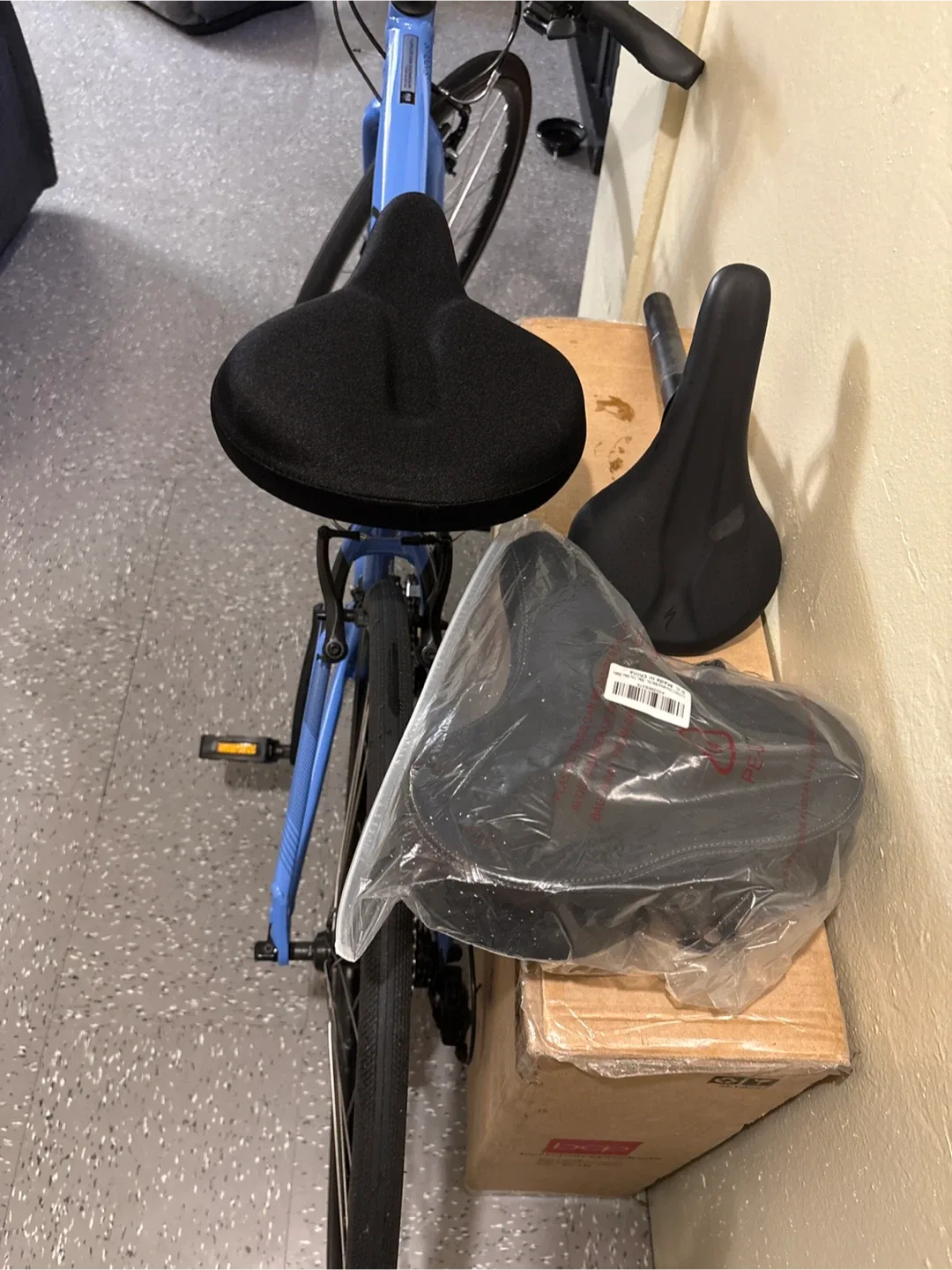 Specialized Hybrid Bike - Blue image indicator(6)