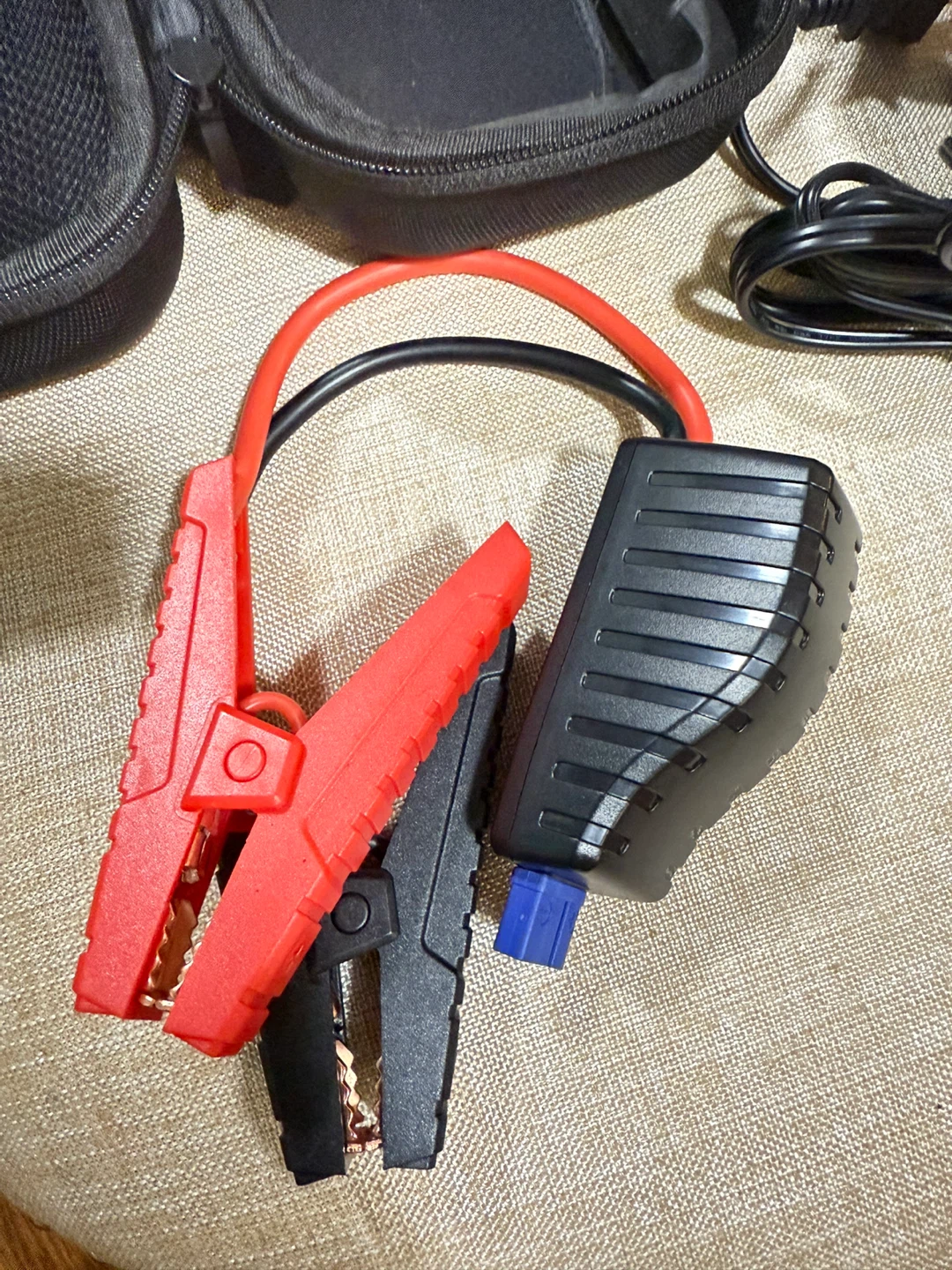 Car Battery Jump Starter - photo 2