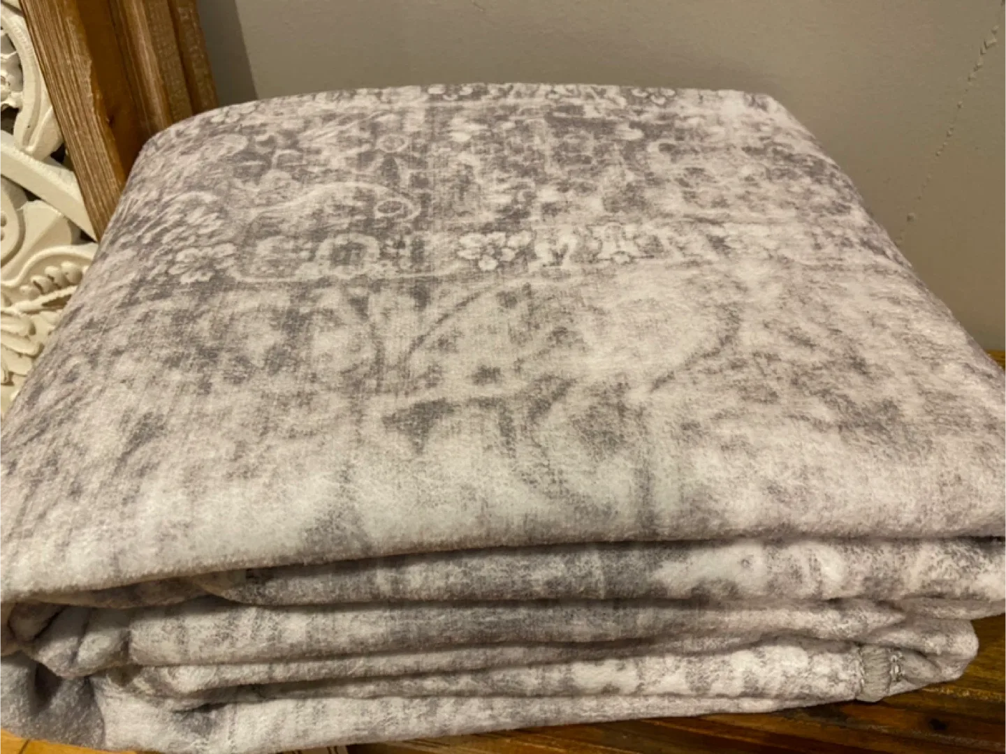 New 5x7 Washable Area Rug Grey image indicator(2)