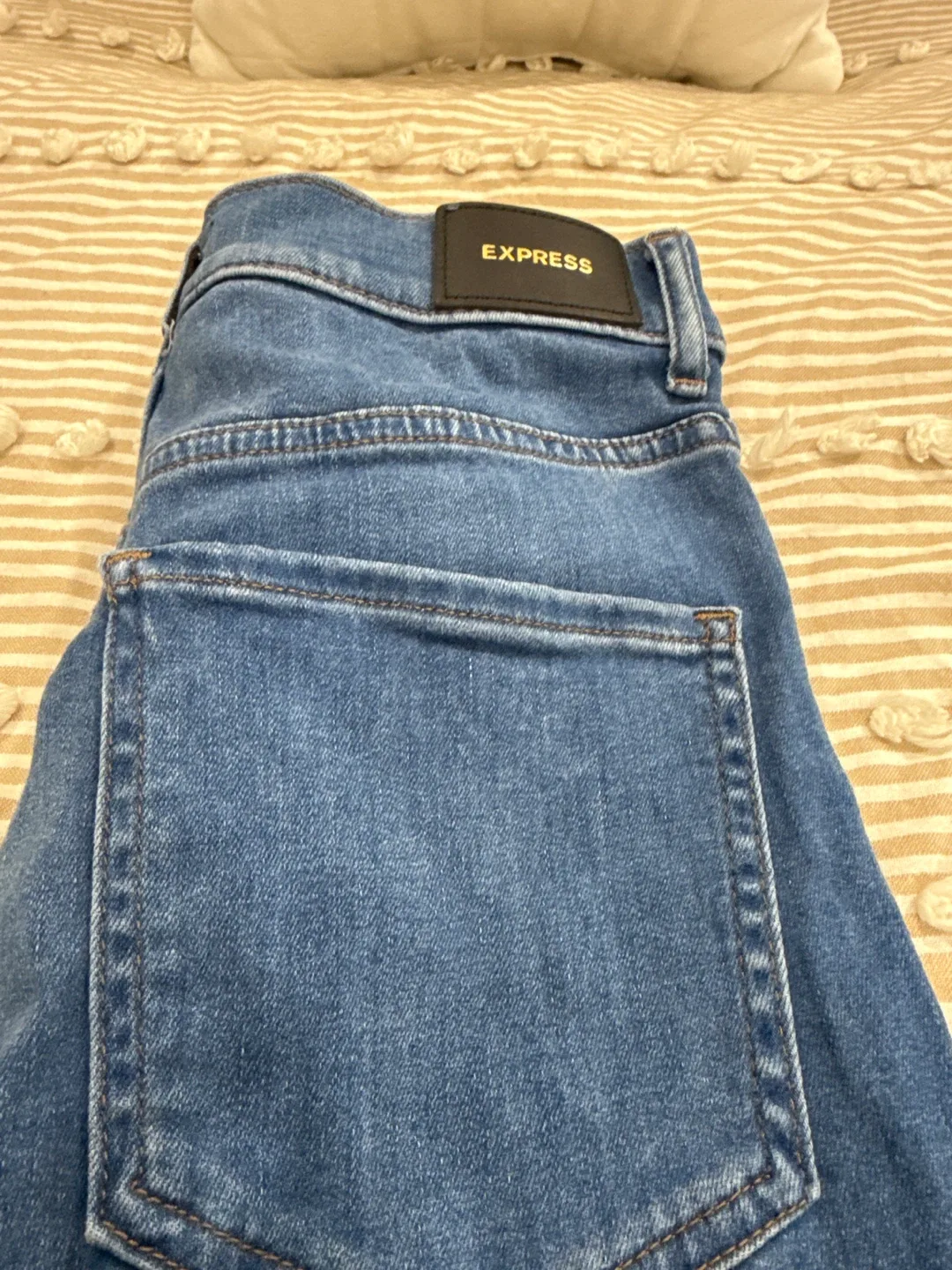 Express Slim Super High Rise Jeans Size 2R image indicator(5)