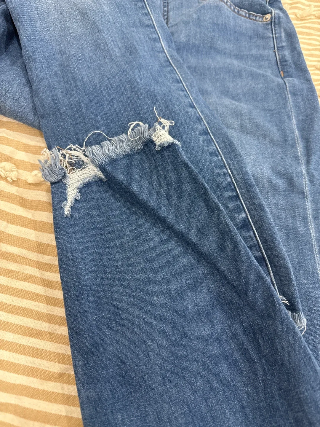 Express Slim Super High Rise Jeans Size 2R image indicator(3)