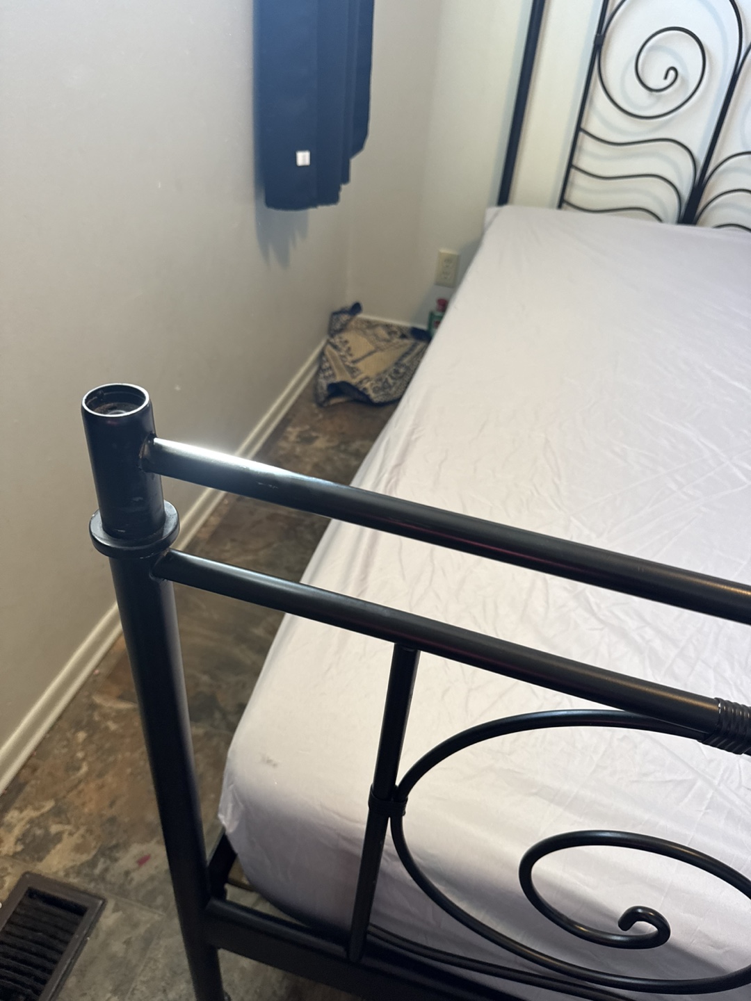 Black Metal Bed Frame(king size) - photo 4