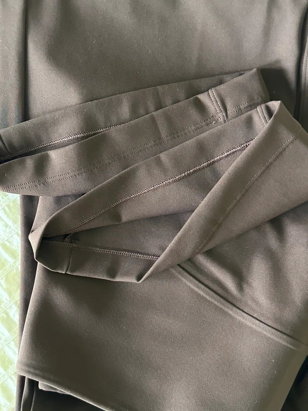 Lululemon Smooth Fit Pull-On High-Rise Pant Espresso Size 8 image indicator(2)