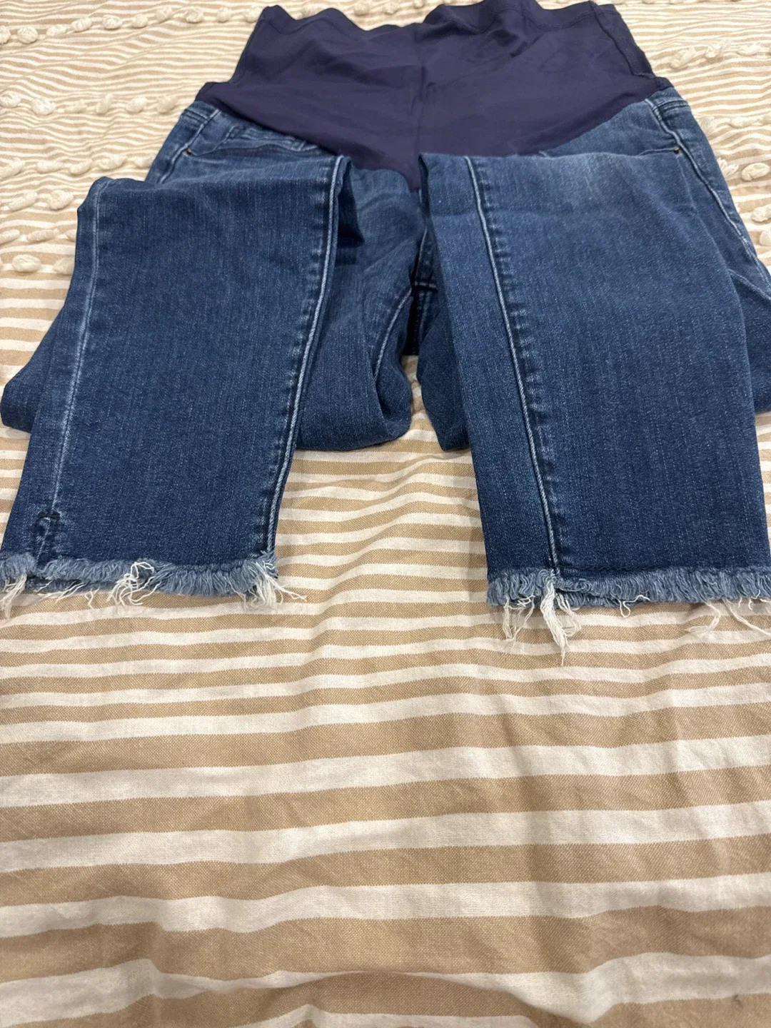 PinkBlush Maternity Jeans - Size 28 image indicator(2)