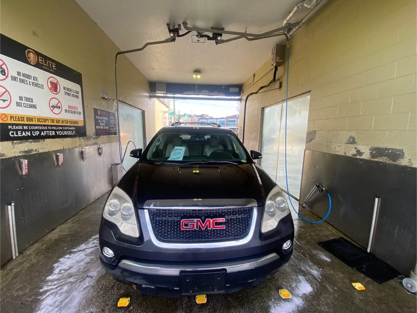 GMC Acadia SUV image indicator(6)