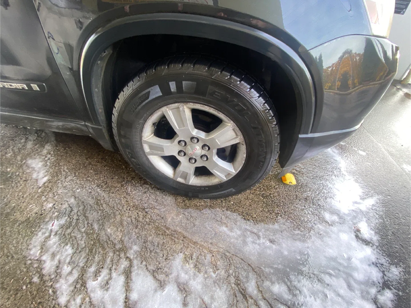 GMC Acadia SUV image indicator(8)