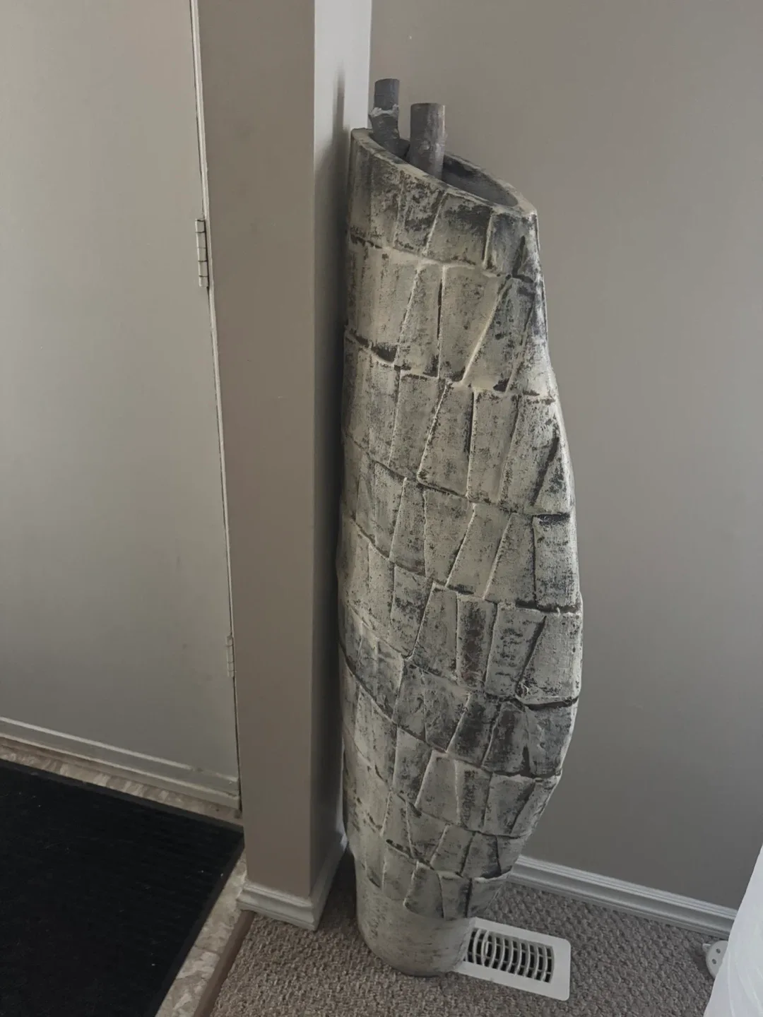 Textured Decorative Floor Vase image indicator(3)