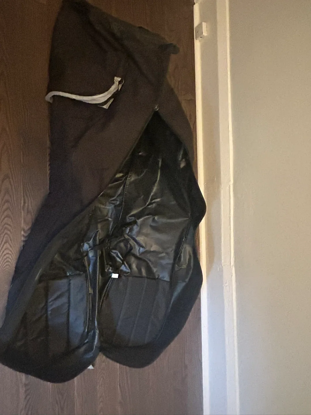 Black Rolling Golf Bag Cover image indicator(5)