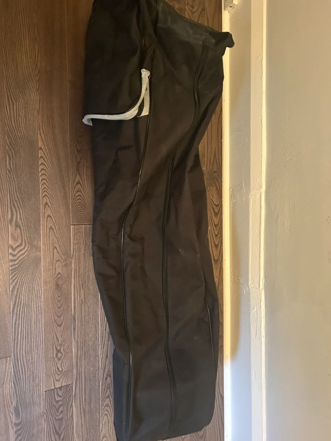 Black Rolling Golf Bag Cover image indicator(4)